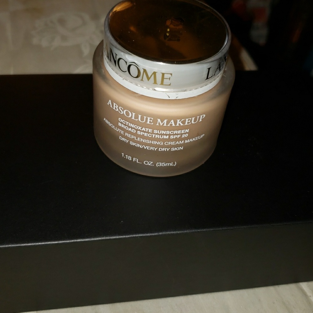 Lancome Absolue Makeup Octinoxates sunscreen SPF20